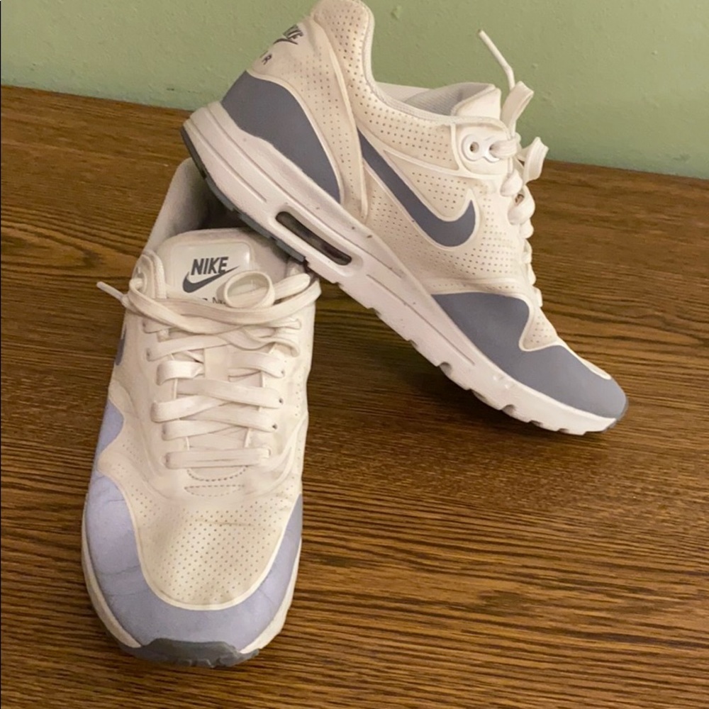 Nike’s women’s size 7